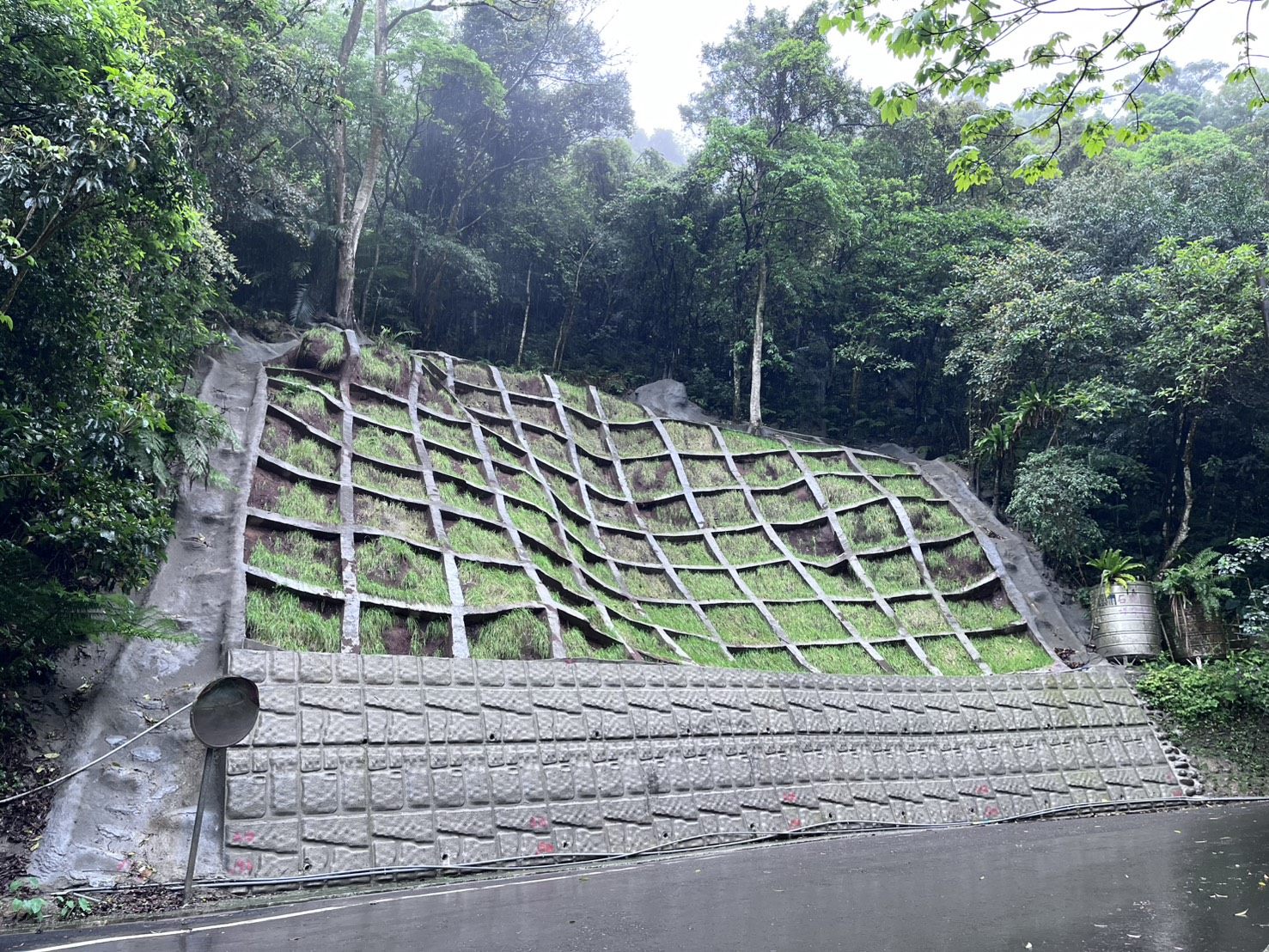 新光路二段型框擋土牆 