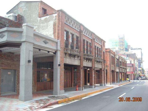 康定路側騎樓街景