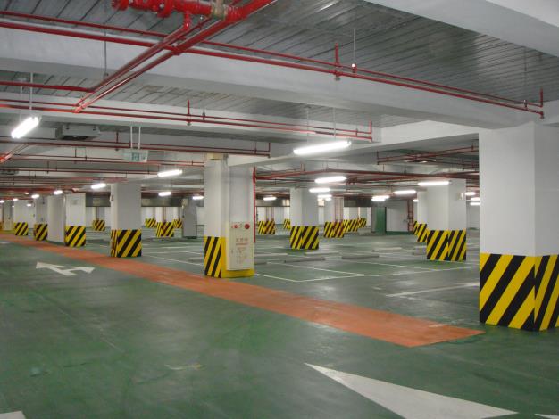 地下二樓停車場