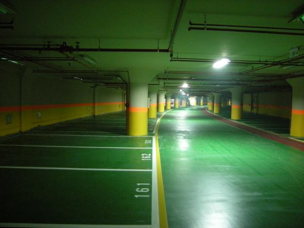 地下停車場