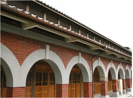 修復後長棟建築外觀