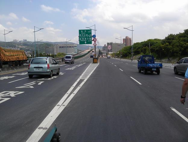 大度路(西往東方向近洲美快速道路)