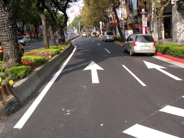 中山北路一段(長安西路至南京西路)2