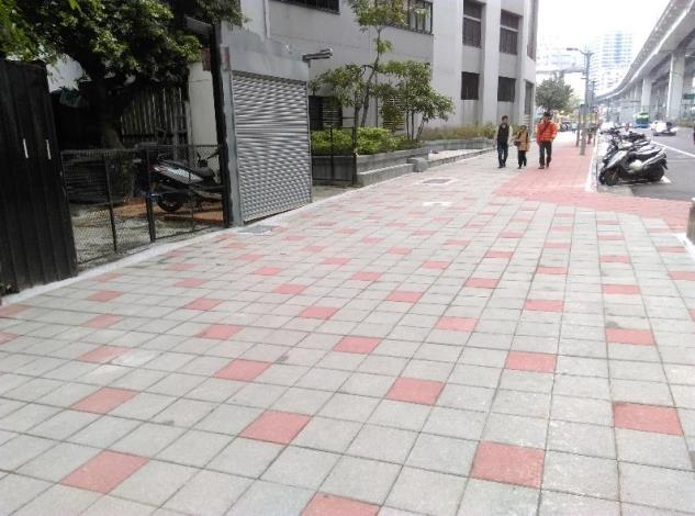 中山區市民大道三段北側自金山北路至松江路間人行道鋪面改善