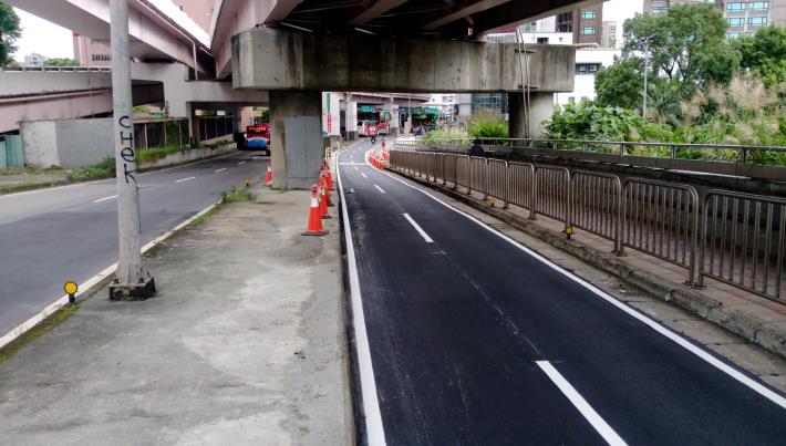 機車引道拓寬施工後