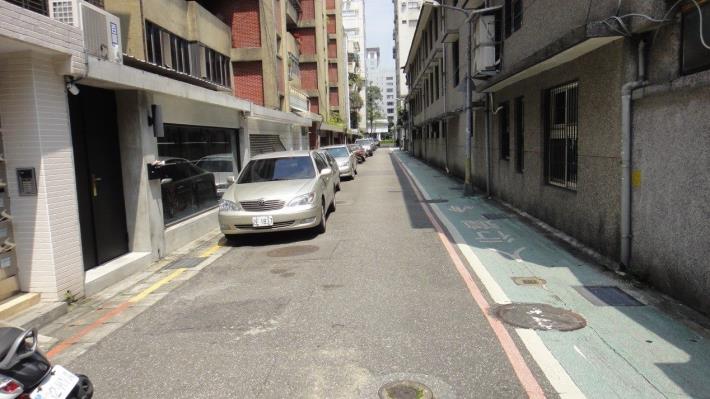 05松山區復勢里光復北路80巷本線溝蓋及路面(更新前2)