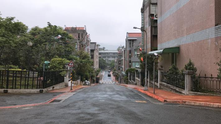 圖5、政大二街171巷底路面施工前