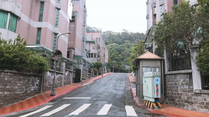 圖3、政大二街171巷口路面施工前