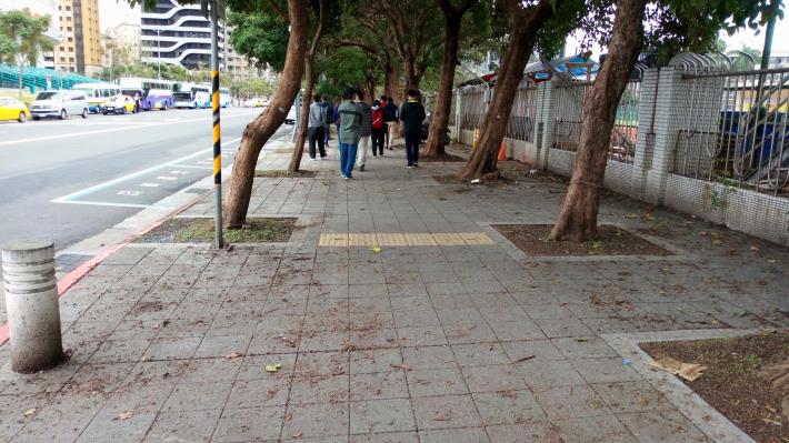 圖2 士林高商周邊人行道工程施工前1.JPG