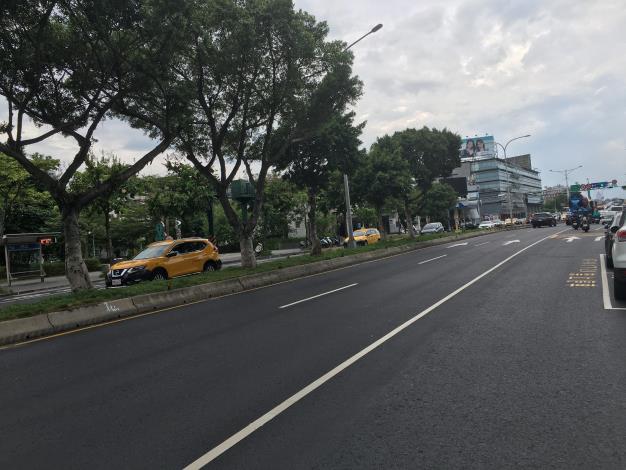 圖4 民權東路六段路面施作後1