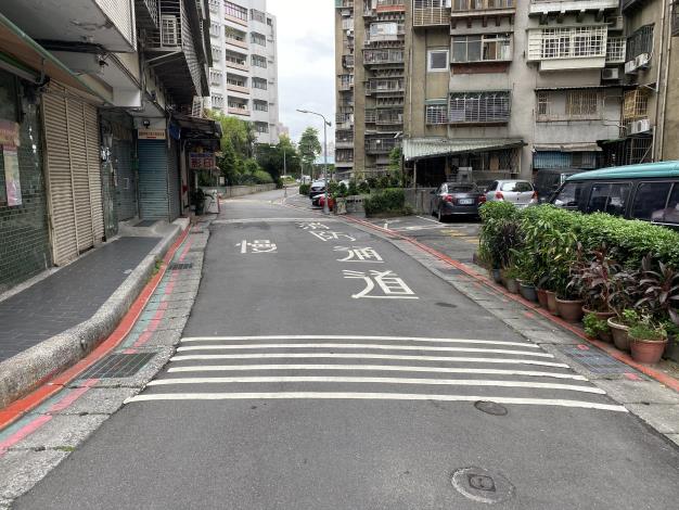 圖4. 中華路二段596巷尾路面施工前.JPG