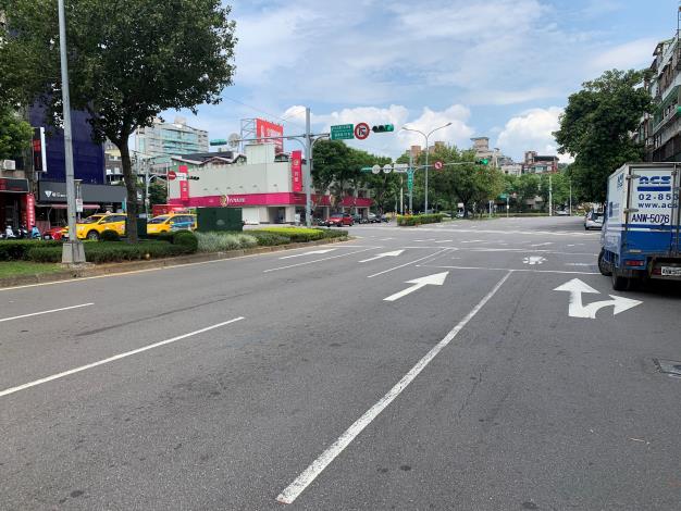 圖4 福國路(中山北路6段至文林路)路面施工前