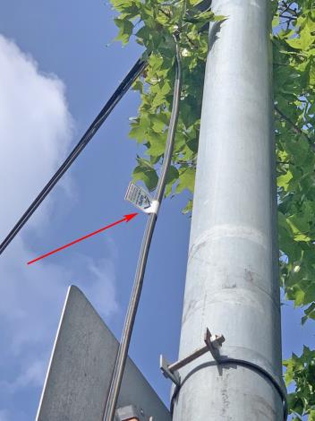 圖4 架空纜線標示