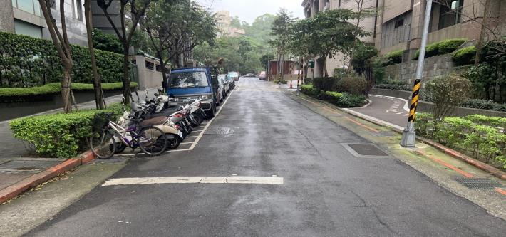 圖4內湖區金湖路65巷路面(更新前2)