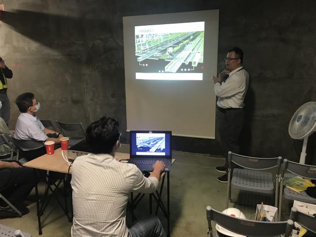 圖3-土建科曾科長進行臺北市共同管道簡介及經驗分享.JPG