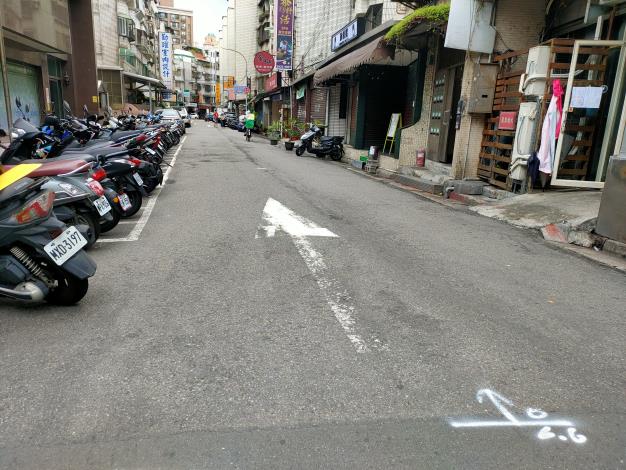 圖03內湖區東湖路113巷3弄路面(更新前1)