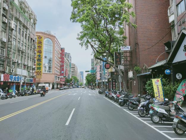圖5 長安東路1段(林森北路至新生北路)施工後照片-2