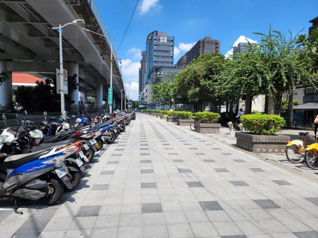 圖3市民大道一段(R1出口至中山北路一段)施工後-1