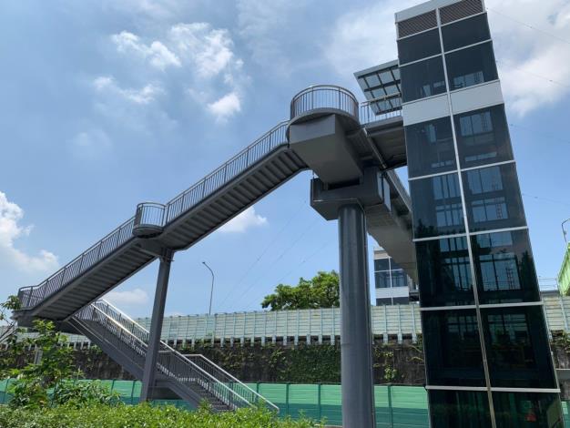 圖4堤內側升降梯及天橋1