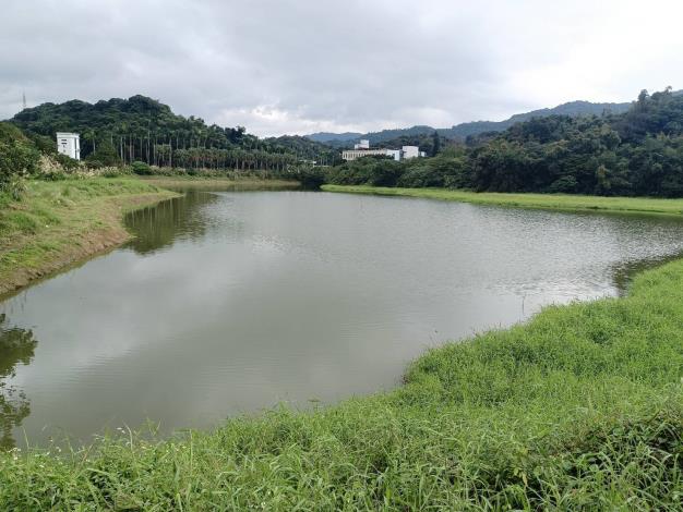 圖6人行道周邊之東新陂景觀