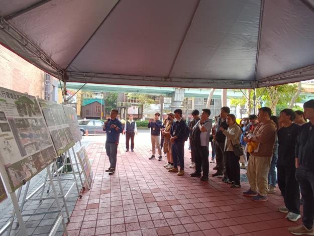 圖2. 臺北市政府工務局新建工程處余泓育主任針對瑠公綠廊人行環境改造工程簡報說明