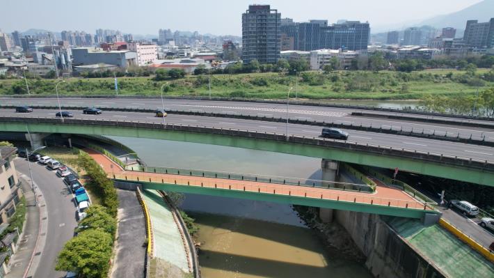 圖4跨越大坑溪自行車橋全景空拍-2