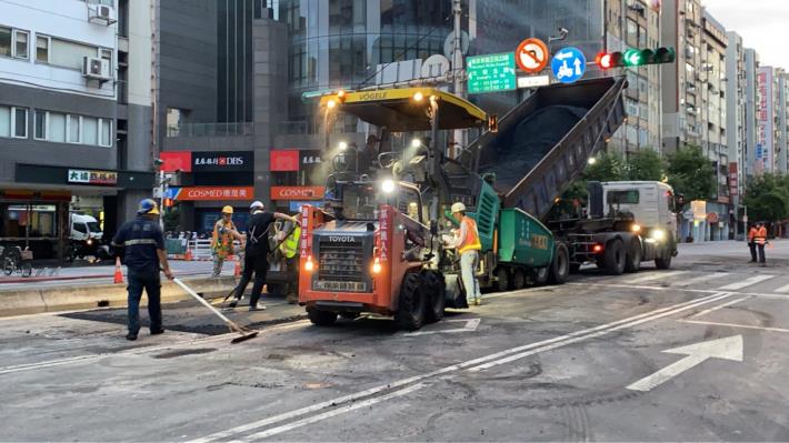 圖2南京東路4至5段（敦化北路至塔悠路）路基改良施工