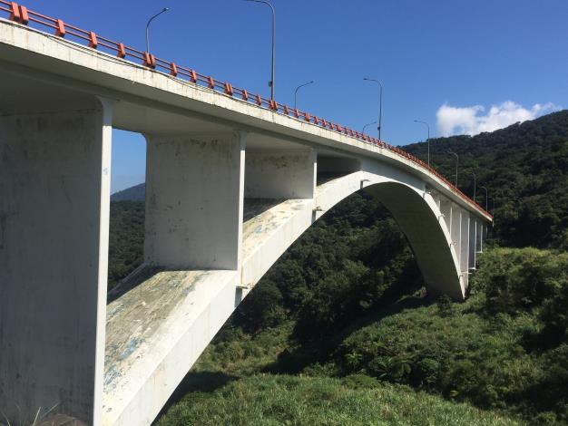 圖4馬槽橋油漆美化前