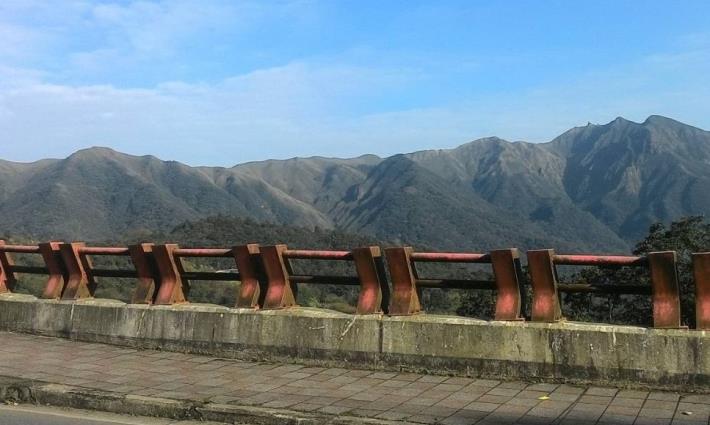 圖6馬槽橋護欄油漆美化前