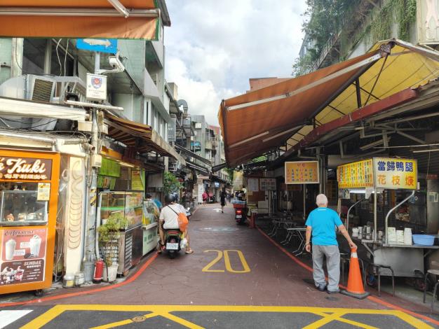 圖7 龍泉街設置行人優先區