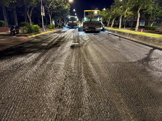 圖3 施工中(路面刨鋪)