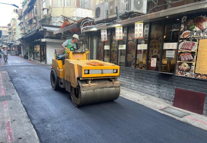 圖6鋪面更新施工中