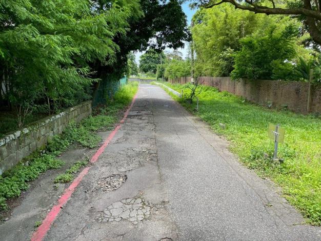 圖2愛富三街長生巷路面更新前1