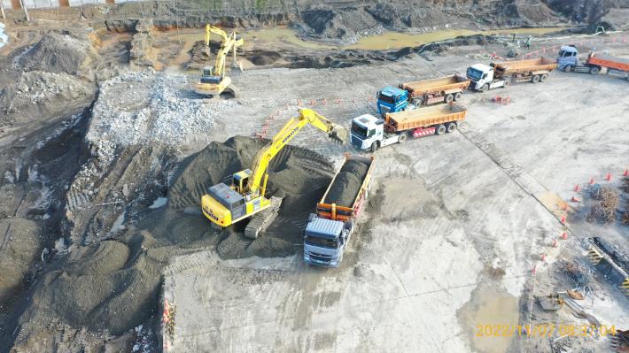 111.11第二階段工程土石方挖掘清運作業.JPG