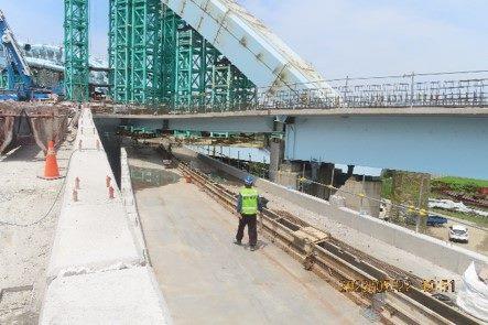 11205-機車道R人行道緣石模板施工作業