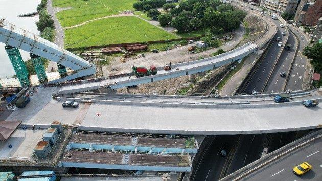 11206-匝道B護欄施工作業