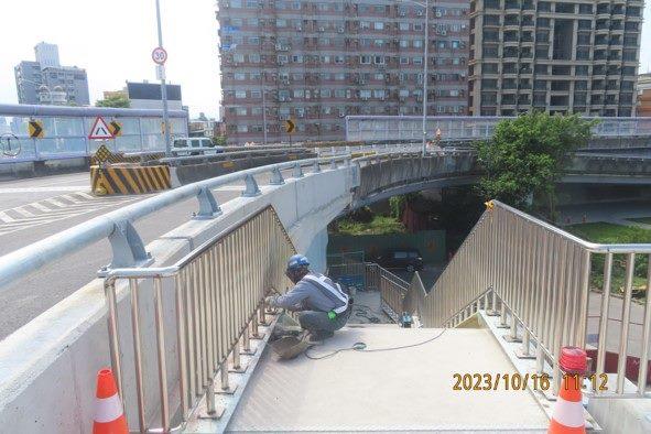 11210-樓梯欄杆電銲