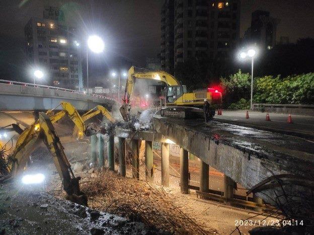 11212-水快跨越橋拆除作業