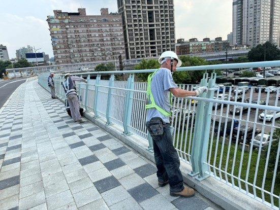 11304-金屬欄杆補漆