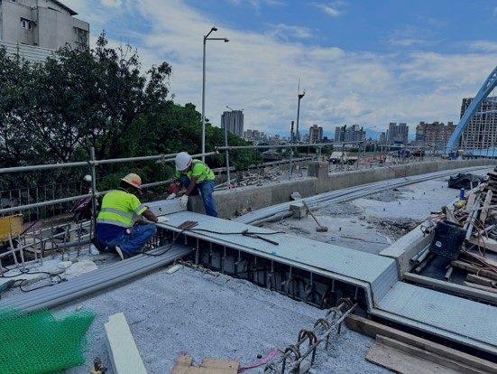 11306-機車道L伸縮縫施工