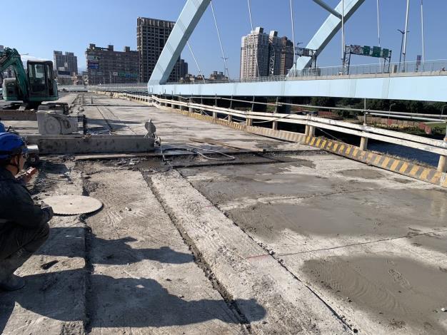 11401--橋面板切割