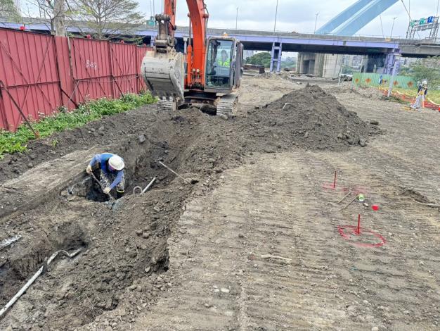 11402-上游側牽引道基礎開挖