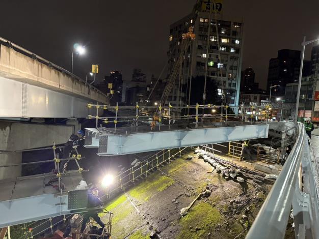 11403-下游側牽引道鋼箱梁吊