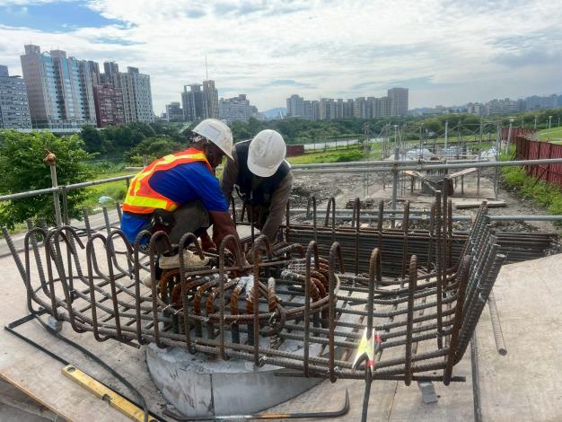 11405-新北端上游側牽引道帽梁紮筋