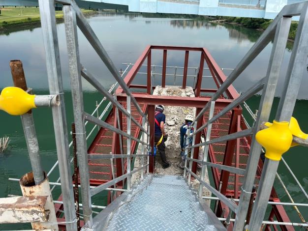 11405-川端橋帽梁增築工作架安裝