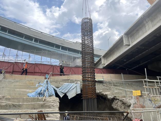 11407-牽引道鋼筋吊運