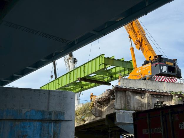 11408-川端橋鋼樑吊裝