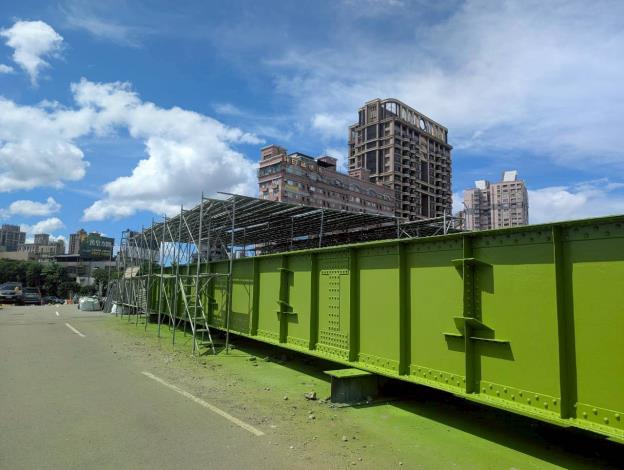 川端橋鋼梁噴漆