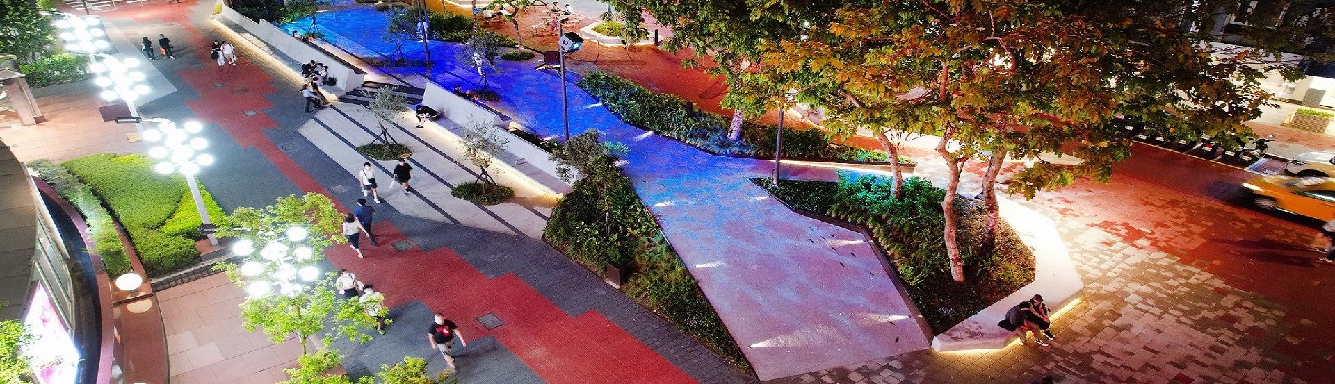 瑠公綠廊夜間水波紋燈
