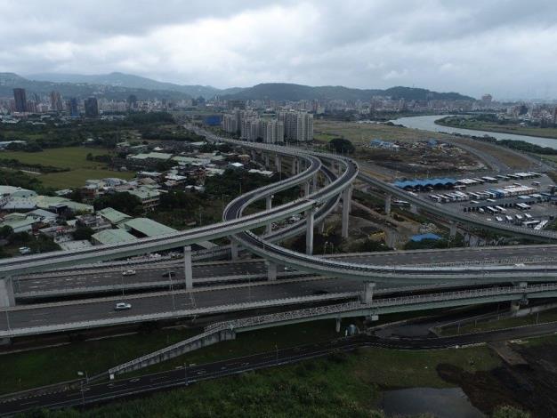圖3福國路延伸段增設匝道銜接洲美快速道路 完工照片2